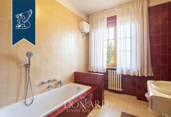 Image No.20-12 Bed Villa for sale