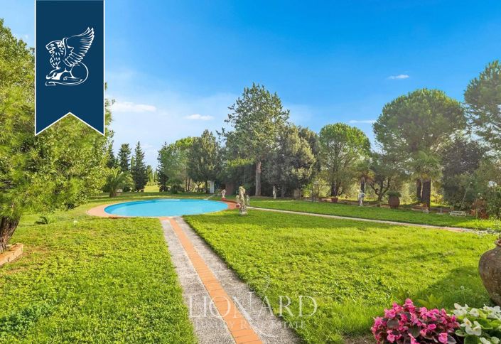 Image No.7-12 Bed Villa for sale