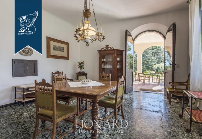 Image No.12-10 Bed Villa for sale