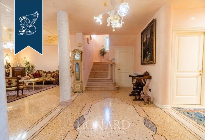 Image No.6-4 Bed Villa for sale