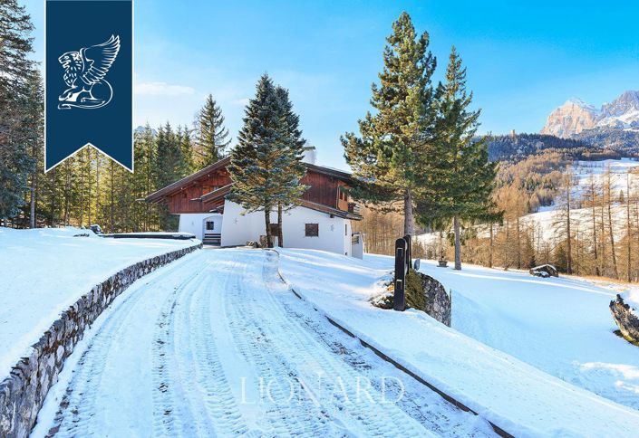 Image No.6-8 Bed Villa for sale