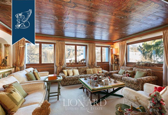 Image No.8-8 Bed Villa for sale