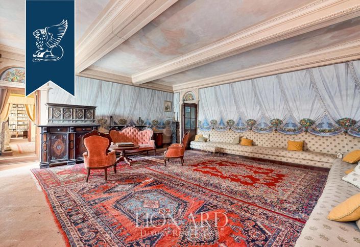 Image No.10-15 Bed Villa for sale