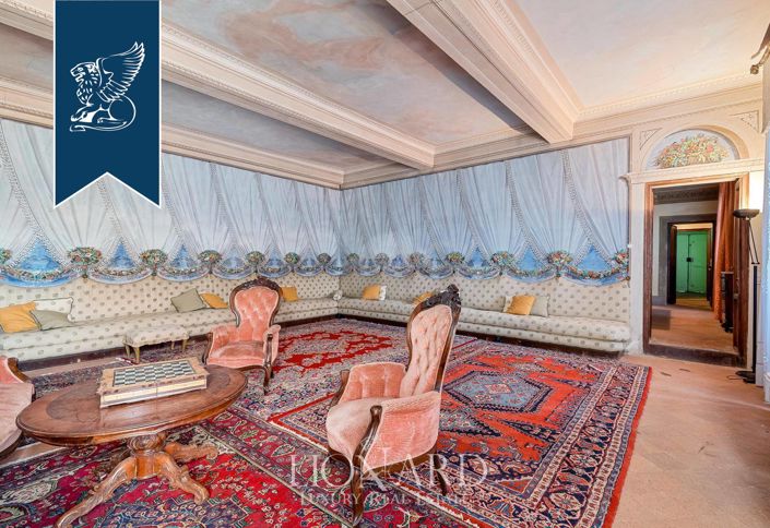 Image No.12-15 Bed Villa for sale