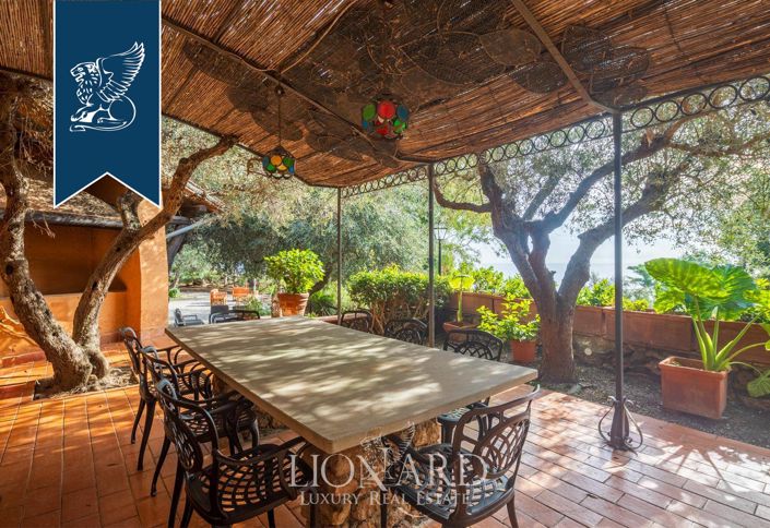 Image No.14-10 Bed Villa for sale