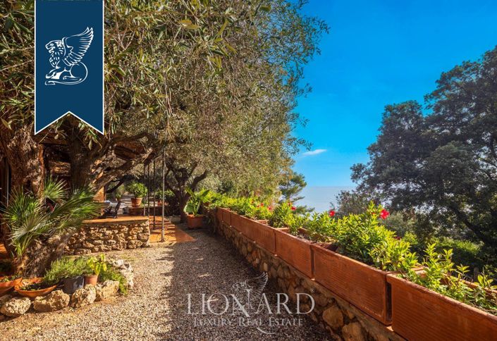 Image No.5-10 Bed Villa for sale