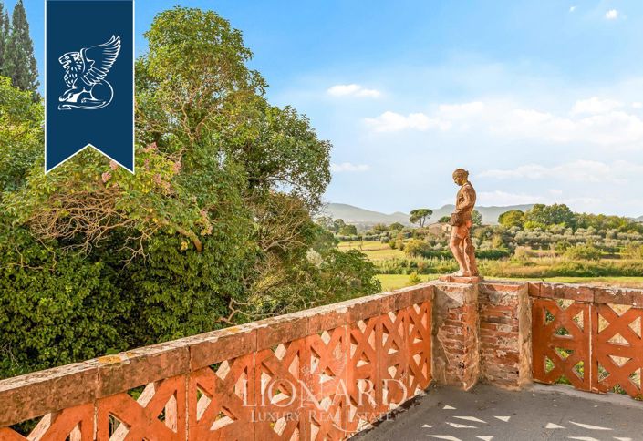 Image No.10-11 Bed Villa for sale