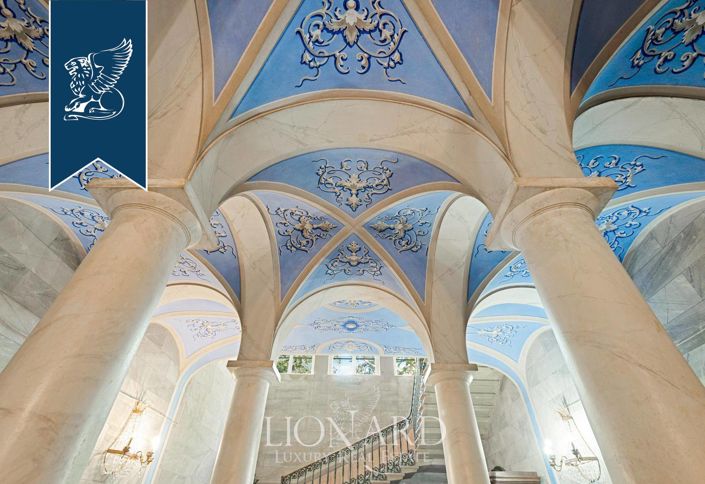 Image No.14-11 Bed Villa for sale