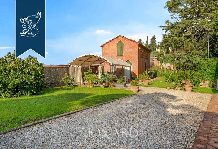 Image No.9-11 Bed Villa for sale