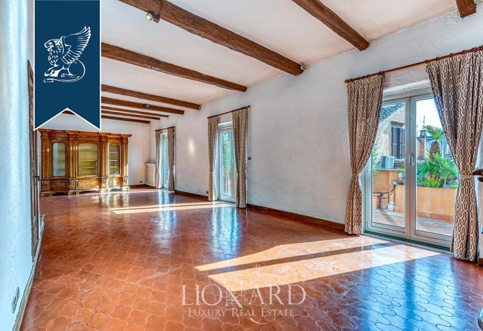 Image No.17-6 Bed Apartment for sale