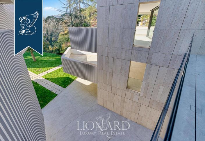 Image No.10-12 Bed Villa for sale