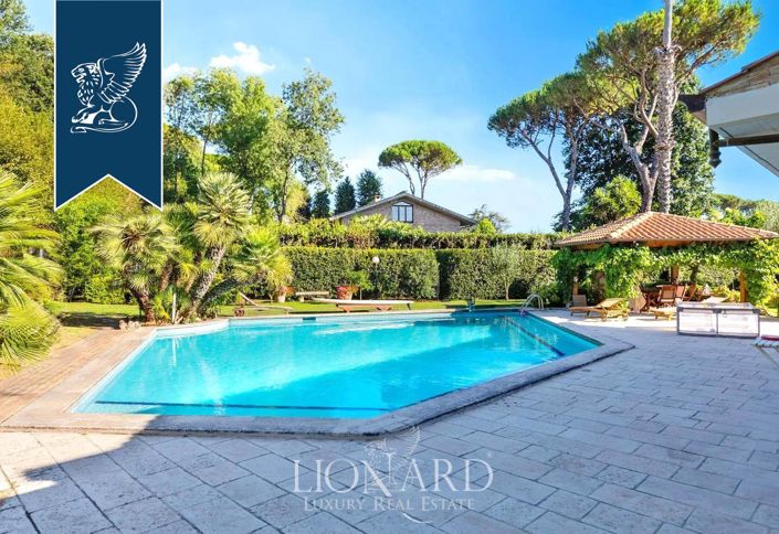 Image No.4-10 Bed Villa for sale