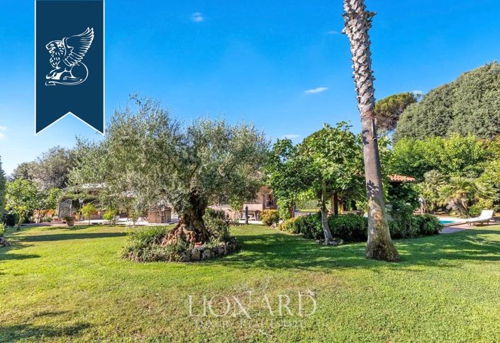 Image No.6-10 Bed Villa for sale