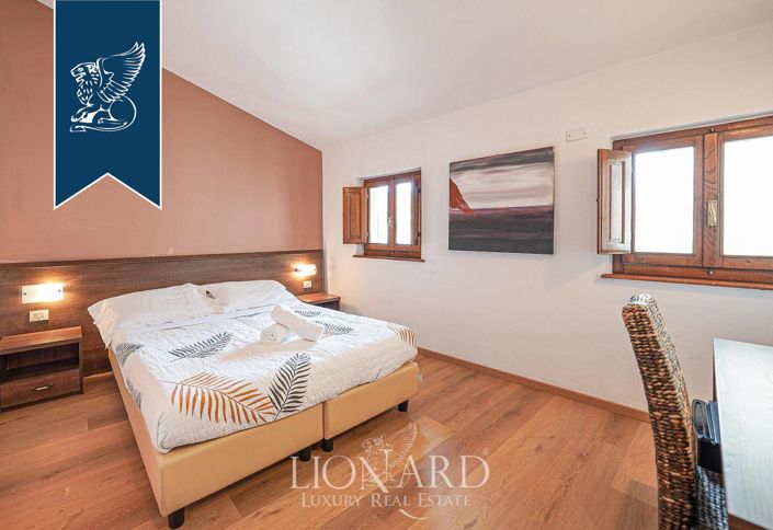 Image No.12-20 Bed Hotel for sale