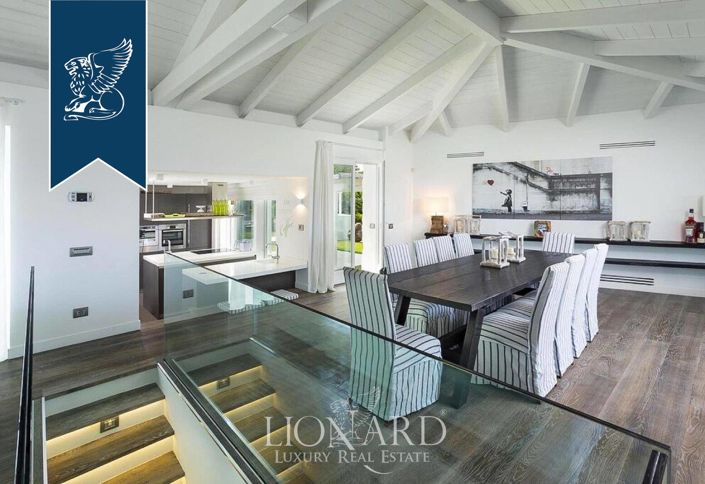 Image No.11-7 Bed Villa for sale