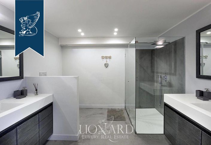 Image No.13-7 Bed Villa for sale