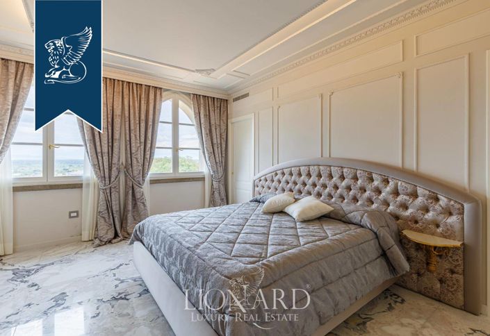 Image No.16-5 Bed Property for sale