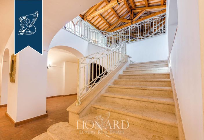 Image No.20-11 Bed Villa for sale