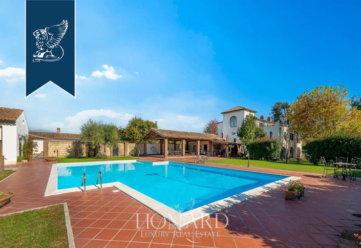 Image No.5-11 Bed Villa for sale