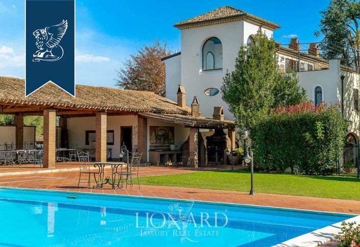 Image No.7-11 Bed Villa for sale