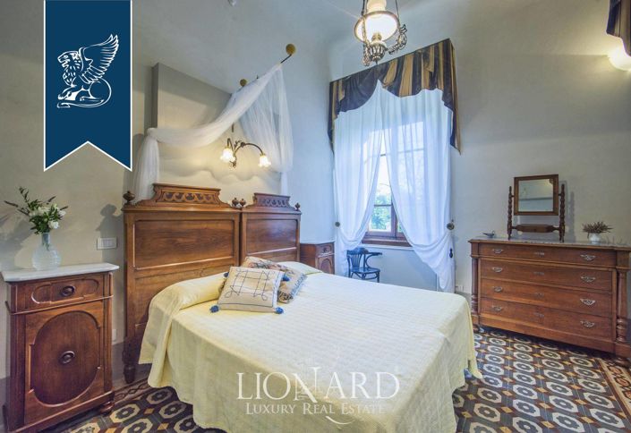 Image No.45-10 Bed Villa for sale