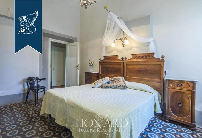 Image No.46-10 Bed Villa for sale