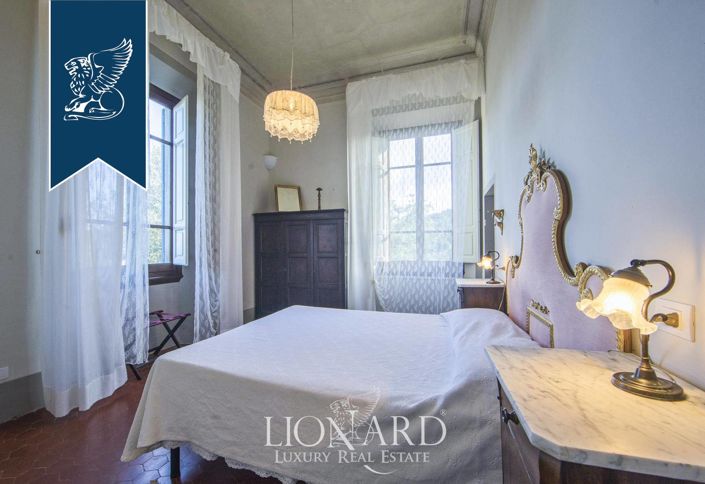 Image No.48-10 Bed Villa for sale