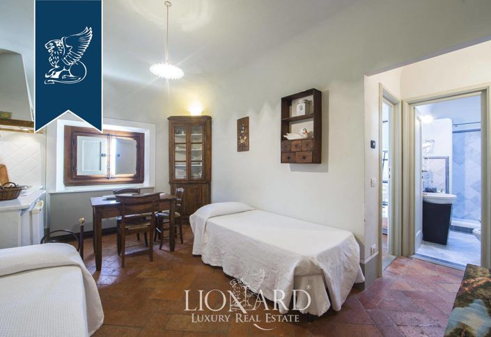 Image No.53-10 Bed Villa for sale