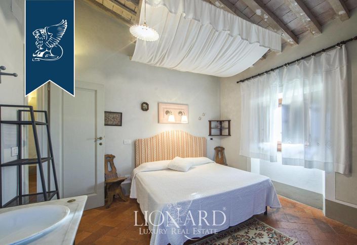 Image No.54-10 Bed Villa for sale