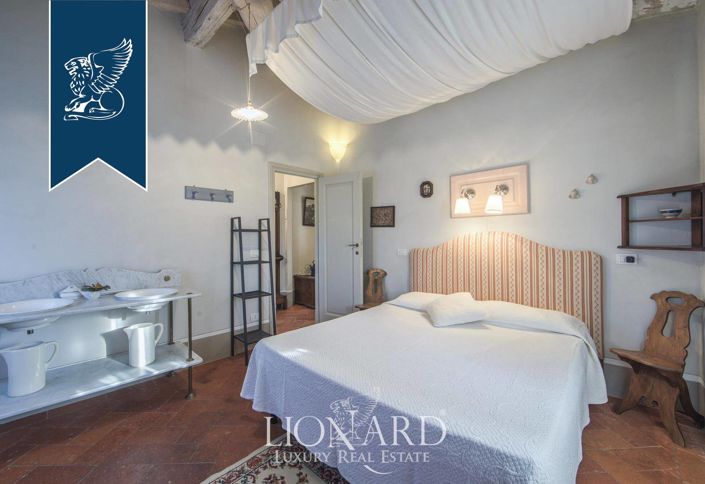 Image No.55-10 Bed Villa for sale