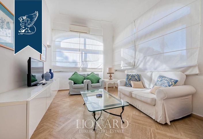 Image No.11-14 Bed Property for sale