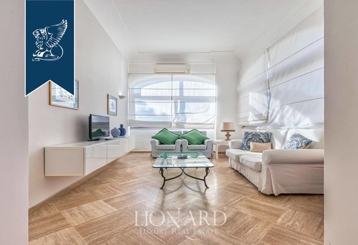 Image No.8-14 Bed Property for sale