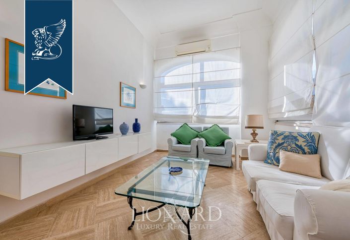 Image No.9-14 Bed Property for sale