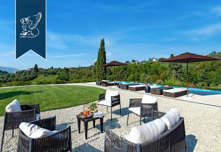 Image No.10-5 Bed Villa for sale