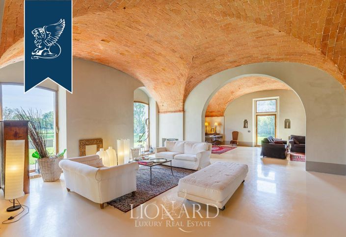 Image No.9-5 Bed Villa for sale