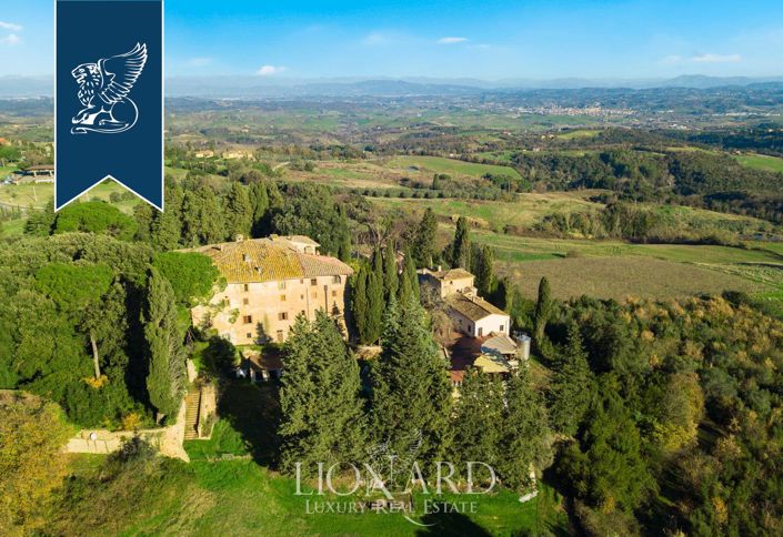 Image No.14-10 Bed Property for sale