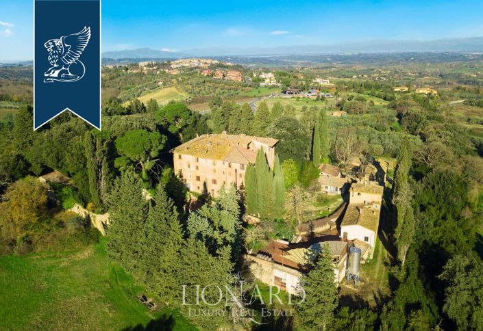 Image No.3-10 Bed Property for sale