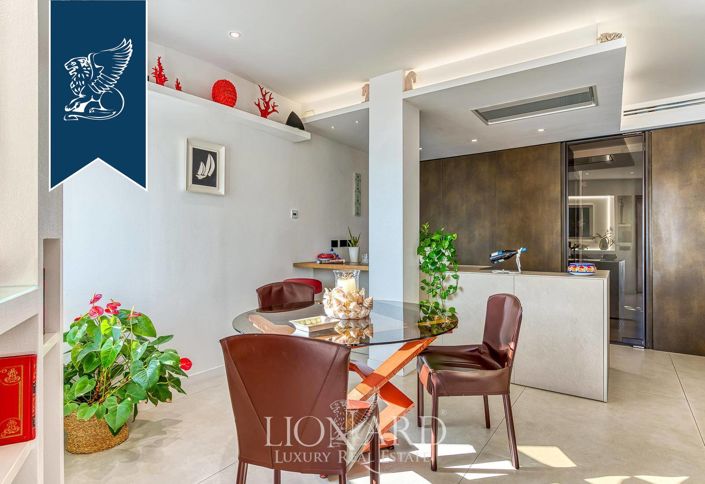 Image No.18-4 Bed Apartment for sale