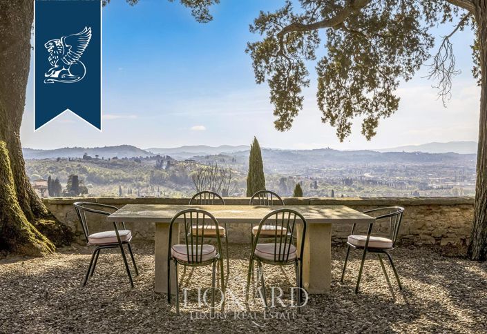 Image No.5-8 Bed Villa for sale