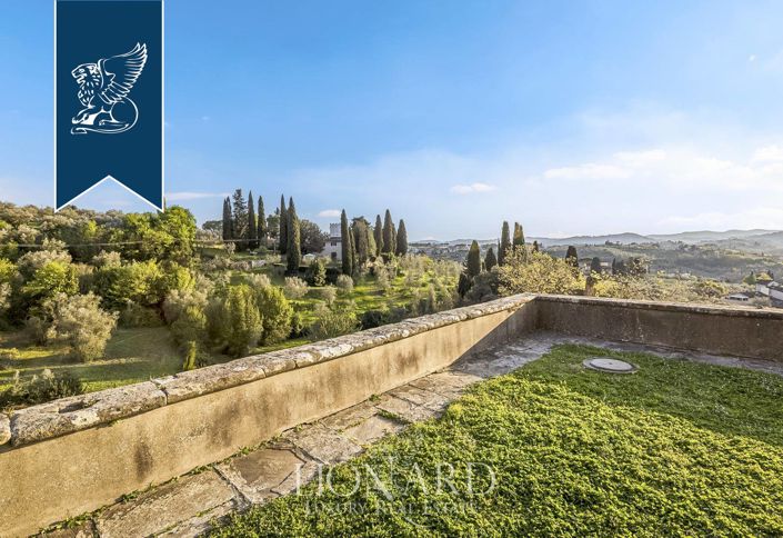 Image No.9-8 Bed Villa for sale