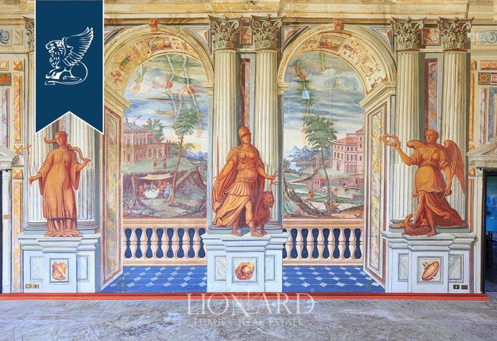 Image No.12-20 Bed Villa for sale