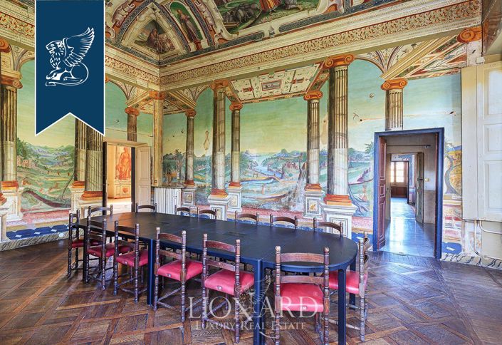 Image No.17-20 Bed Villa for sale