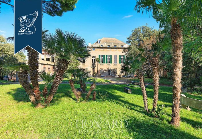 Image No.2-20 Bed Villa for sale