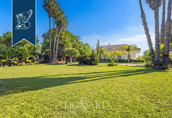 Image No.8-7 Bed Villa for sale