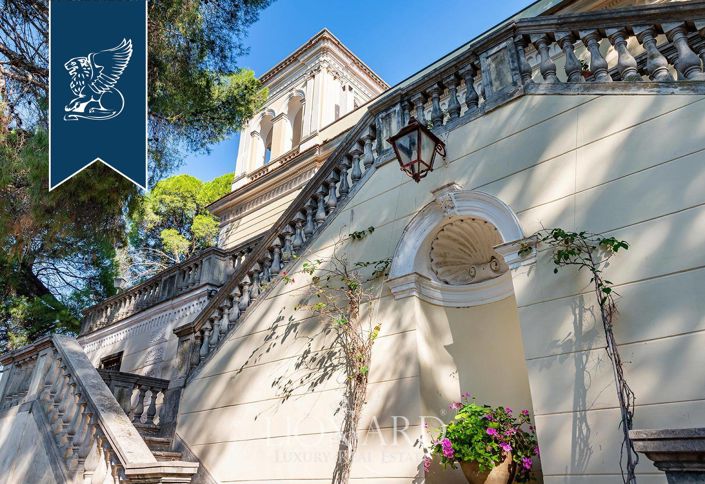 Image No.11-17 Bed Villa for sale