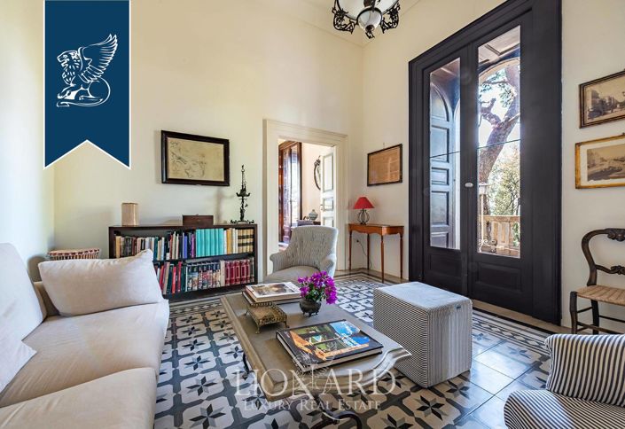 Image No.13-17 Bed Villa for sale