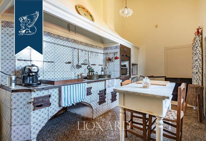 Image No.16-17 Bed Villa for sale