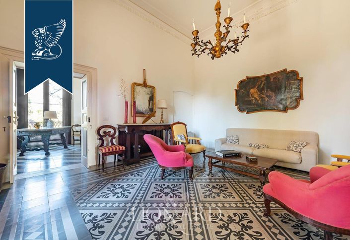 Image No.18-17 Bed Villa for sale