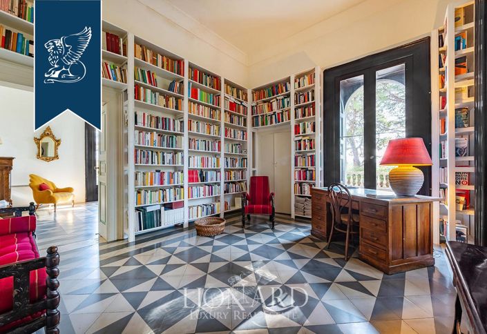 Image No.19-17 Bed Villa for sale