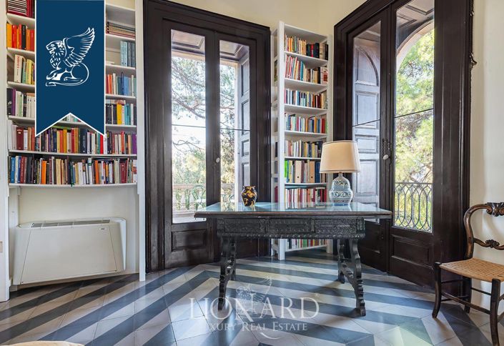 Image No.20-17 Bed Villa for sale